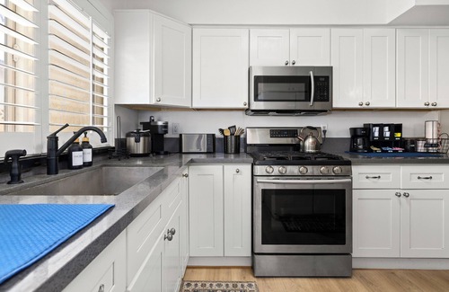 Winnetka Casa | Relaxing Getaway w/Game Room, Pickleball & More