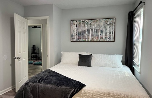 Greensboro Casa | Zen Yoga House with King Bed