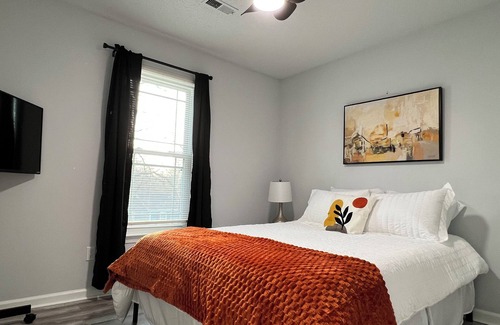 Greensboro Casa | Zen Yoga House with King Bed