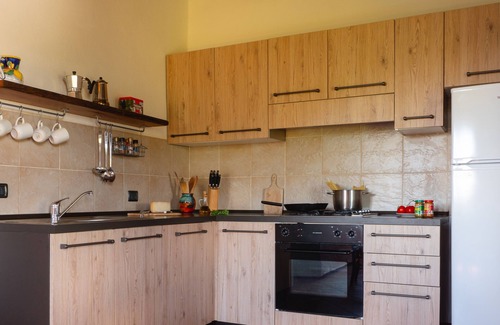 San Giovanni del Pantano Apartamento | Relaxing hillside family accommodation with pool