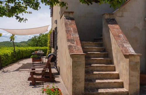 San Giovanni del Pantano Apartamento | Relaxing hillside family accommodation with pool