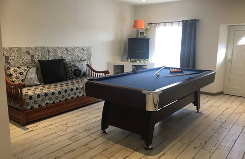 Fournols Casa | Relaxing holiday accommodation with Jacuzzi and pool table