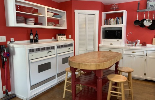 Sutter Creek Casa | Relaxing home with a pool, just steps away from historic downtown Sutter Creek!