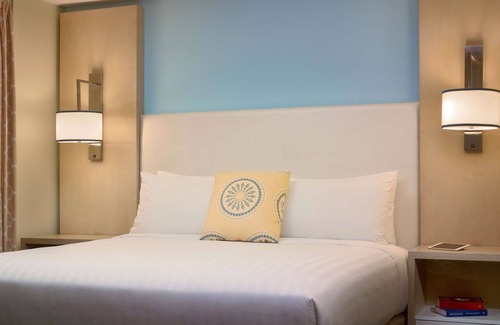 The Galleria Hotel | Relaxing King Stay Near Houston Museum District! Kitchen, Parking, Pool & Gym!