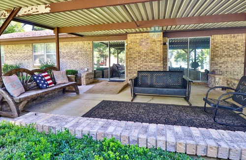 Texarkana Casa | Relaxing Lake House Retreat