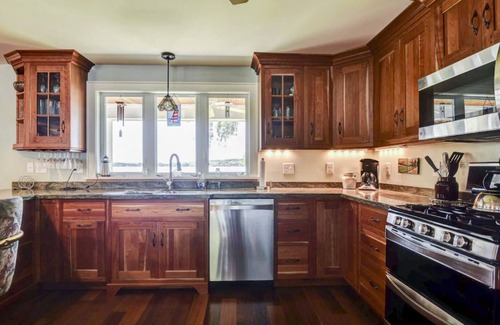 Skaneateles Casa | Relaxing Lakefront Retreat
