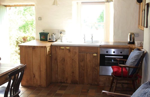 Llandovery Cabaña | Relaxing pet friendly 2-Bed Cottage in Rhandirmwyn