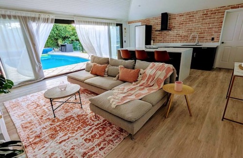 Sorrento Condominio | Relaxing Pool House Escape in Duncraig