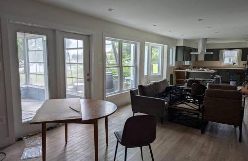 Cambridge Casa | Relaxing Retreat on the Hudson