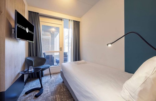 Schoorl Hotel | Relaxing Retreat with Indoor Pool, Sauna & Close to Egmond aan Zee Beach