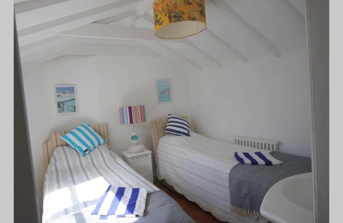 Penzance Casa | Relaxing River Cottage