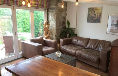 Penzance Casa | Relaxing River Cottage