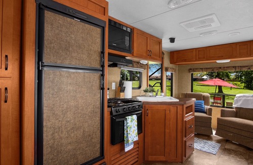 La Crosse Casa | Relaxing RV overlooking Gill's Cove Marina!