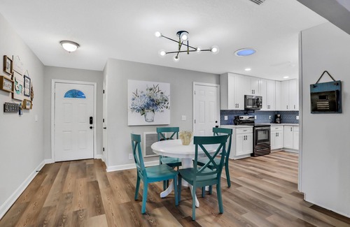 Neptune Beach Casa | Relaxing seaside cottage retreat