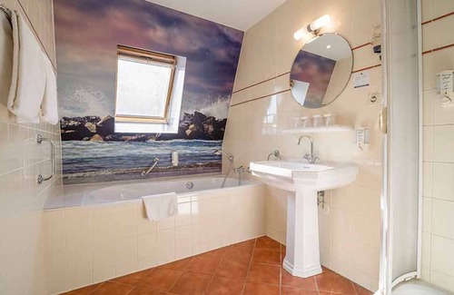 Municipality of Noordwijk Hotel | Relaxing Stay Near the Beach, Nature Reserves & Museums! Free Parking, Breakfast