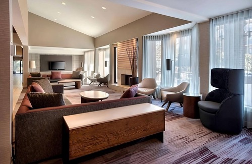 Milford Hotel | Relaxing Stay, Two 1BR Units With Pool, Enjoy Nearby Boston Attractions!