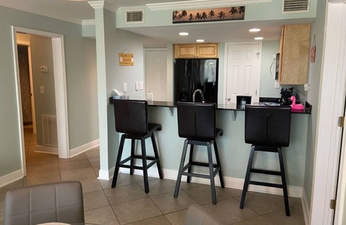 Biloxi Condominio | "Relaxing Stay with Comfort, Style, and Gulf Views-Good Vibes Condo in Biloxi!"