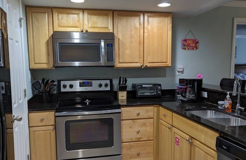 Biloxi Condominio | "Relaxing Stay with Comfort, Style, and Gulf Views-Good Vibes Condo in Biloxi!"
