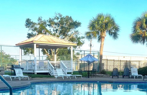 Biloxi Condominio | "Relaxing Stay with Comfort, Style, and Gulf Views-Good Vibes Condo in Biloxi!"