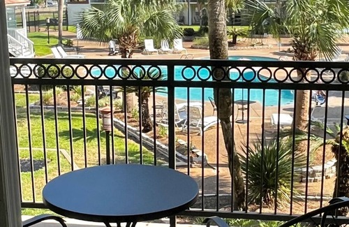 Biloxi Condominio | "Relaxing Stay with Comfort, Style, and Gulf Views-Good Vibes Condo in Biloxi!"