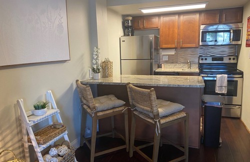 Vanderbilt Beach Apartamento | Relaxing Studio with Beach across the Street!