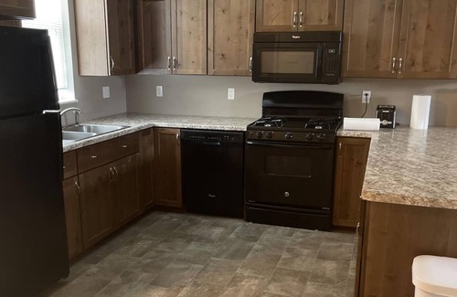 Mason City Casa | Relaxing townhome a few blocks from shopping and dining out!