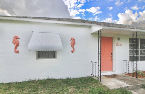 Melbourne Casa | Tropical Getaway! Coral Cottage Melbourne Florida