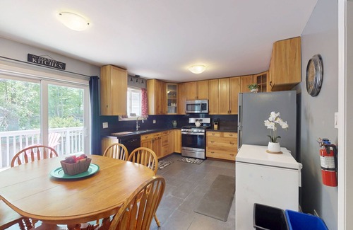 Wasaga Beach Casa | Relaxing twin-home getaway with deck, firepit & perfect setup for family stays