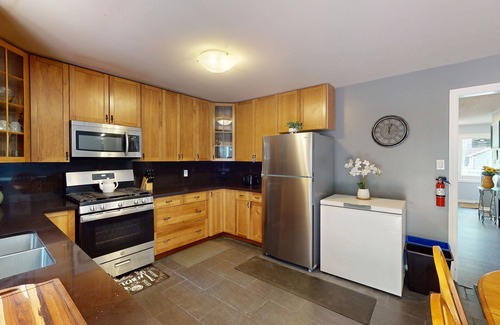Wasaga Beach Casa | Relaxing twin-home getaway with deck, firepit & perfect setup for family stays