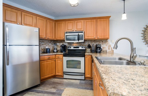 Miramar Beach Condominio | Relaxing, updated condo with stunning beach view. Come be spoiled at the beach🐶