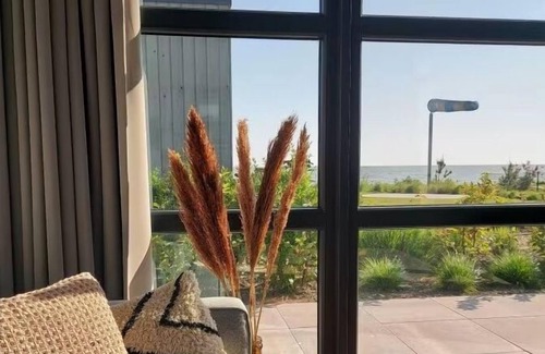 Enkhuizen Casa | "Relaxing vacation in the Enkhuizer Strandhuis with sea view!"