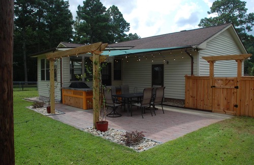 Westgate Casa | Relaxing Vintage Country 3-bedroom Home with WiFi and AC in Delightful Richlands