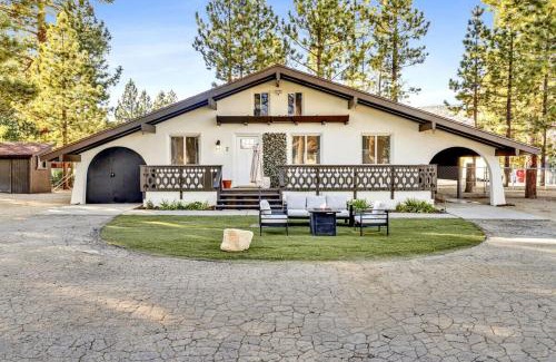 Big Bear Casa | Relaxing Woodside Cottage at Shay Meadow Ranch
