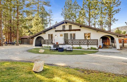 Big Bear Casa | Relaxing Woodside Cottage at Shay Meadow Ranch
