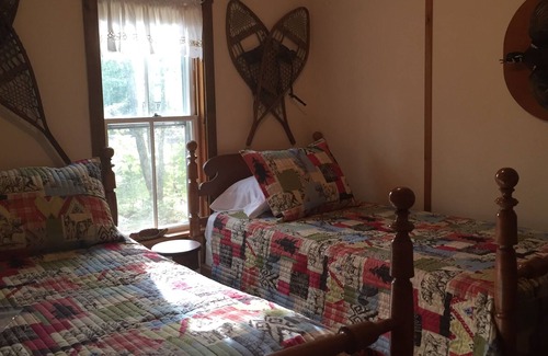 Lincolnville Cabaña | Relaxxxxx....You Are on Lake Time Now!
