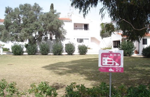 Santa Luzia Apartamento | Remodeled Apt. in Pedras d'El Rei overlooking the Atlantic Ocean and Ria Formosa