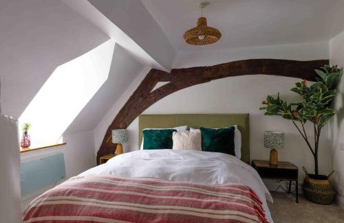 South Leigh Casa | Remarkable 1-Bed Cotswolds Cottage in Finstock