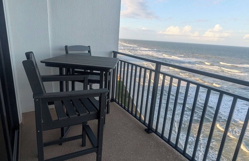 Mardel Beach Condominio | Remarkable 15th floor direct ocean view!