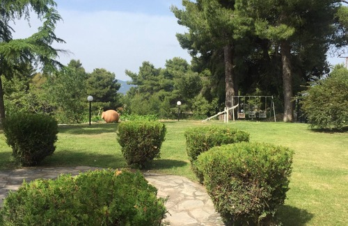 Oropos Casa | Remarkable 2-Bed House in Varnavas