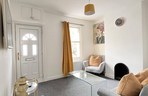 Eccles Casa | Remarkable 2-bed House in Rochester
