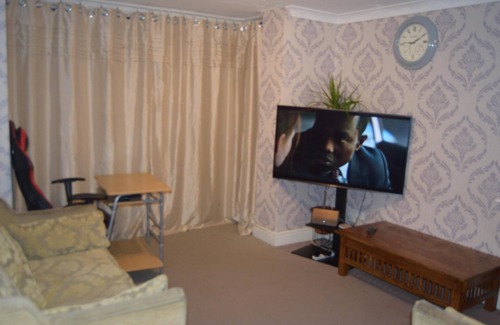 Brondesbury Park Apartamento | Remarkable 2-Bedroom Apartment with an EnSite