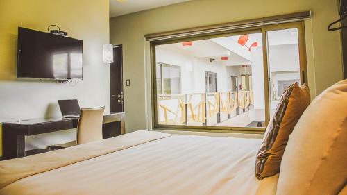 Santa Ana Hotel | Remfort Hotel