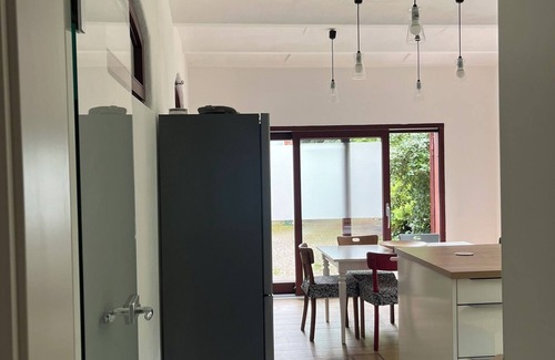 Hoppegarten Casa | Remise an der Rennbahn - 30 min from Berlin-City. Pet friendly!