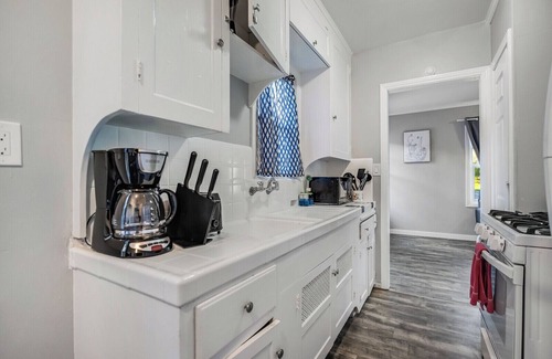 Downtown San Diego Casa | Remodeled 1BD Craftsman Bungalow WIth Parking