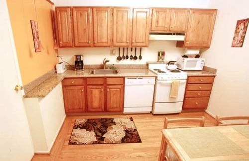 Inner Sunset Casa | Remodeled 1Bed/1Bath, Absolutely Private, Pet Friendly, Laundry, Patio