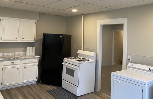Kingston Apartamento | Remodeled 2 bed 1 bath private apartment