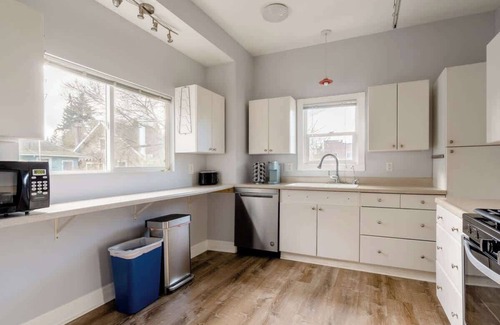 Richmond Casa | Remodeled 2BR | Walk to Coffee, Bars & More