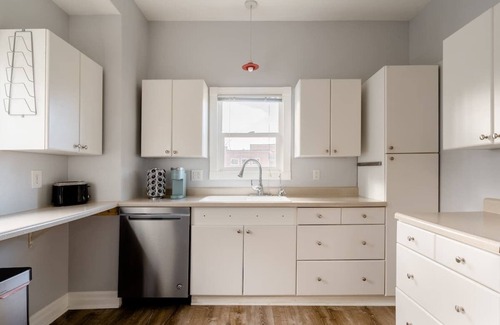 Richmond Casa | Remodeled 2BR | Walk to Coffee, Bars & More
