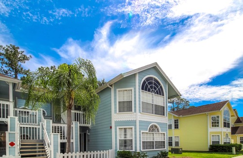 Royal Palm Bay Condominio | Remodelado 3/2 minutos de condominio a parques, tiendas y entretenimiento