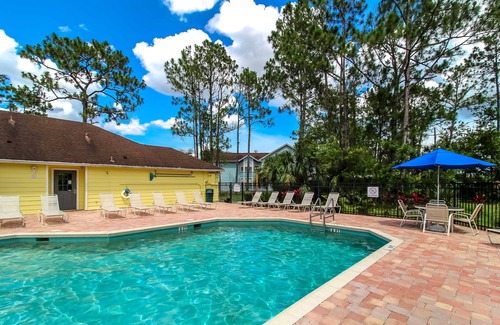 Royal Palm Bay Condominio | Remodelado 3/2 minutos de condominio a parques, tiendas y entretenimiento